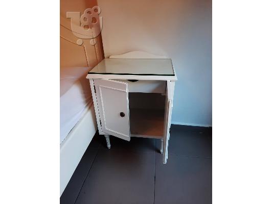 κρεβατι με στρώμα ορθοπεδικό ,τουαλέτα  και κομοδίνο...